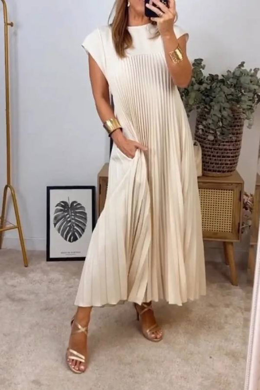 Sleeveless pleated simple solid color dress