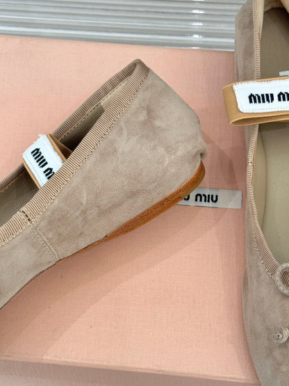 Miu Classic Bow Letter Ballet Flat Light Brown Suede 571004
