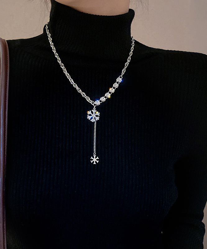 Beautiful Silk Alloy Zircon Snowflake Pendant Necklace