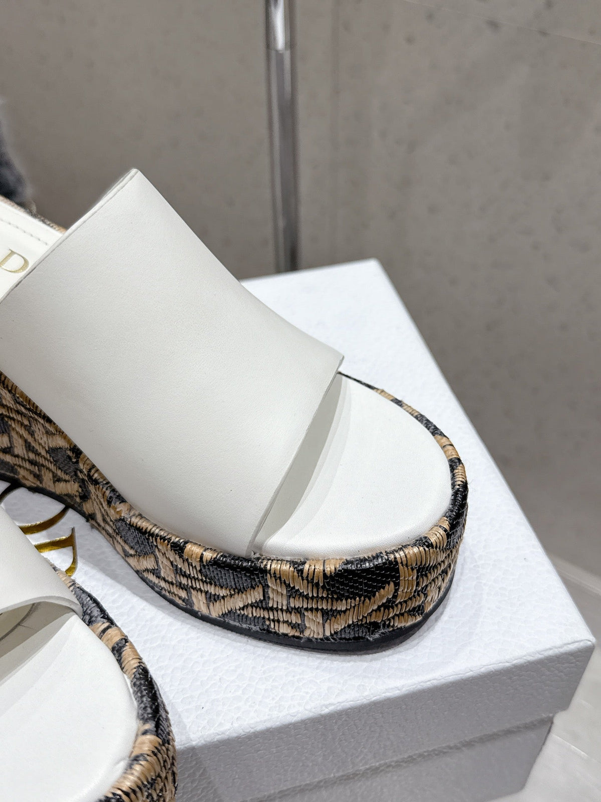 CD Attitude Wedge Sandals White in Cowhide 598182