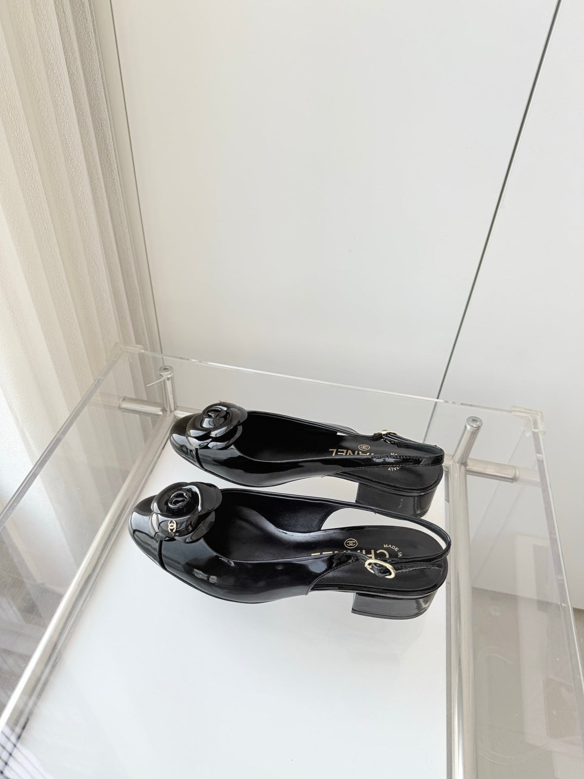 Chanel 26 Camellia High Heels 35 Black in Patent Leather 597414