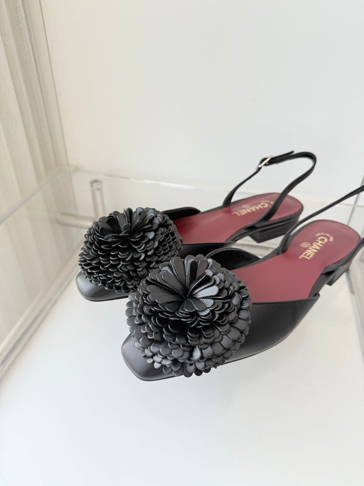 CC 26 Flower-shaped Sandal Black Lambskin 597410