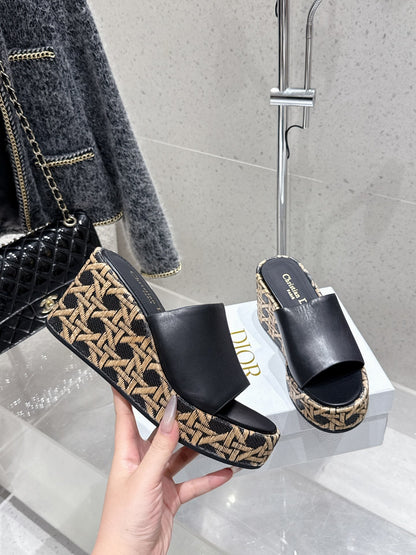 CD Attitude Wedge Sandals Black in Cowhide 598183
