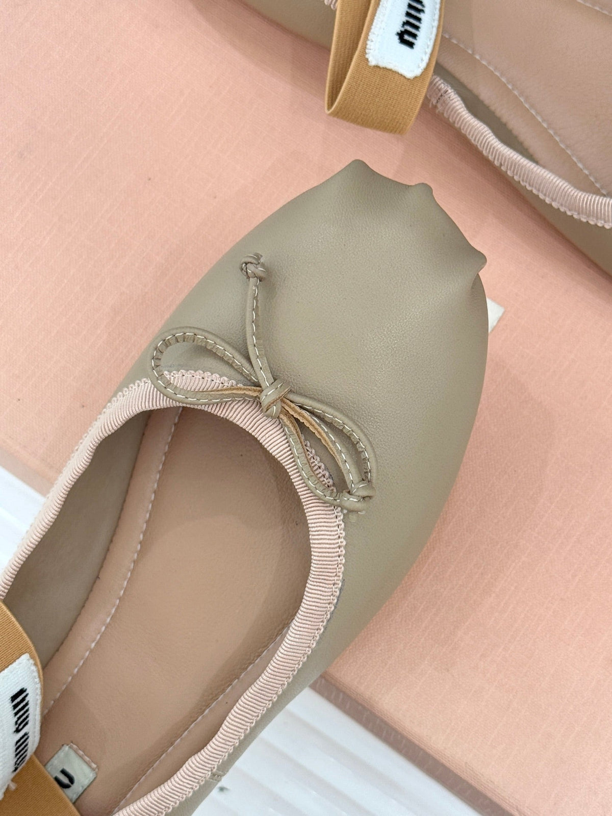 Miu Classic Bow Letter Ballet Flat Dark Beige Sheepskin 571000