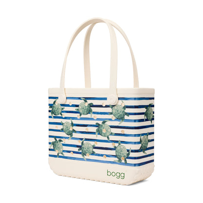 Baby Bogg Bag in Shell Yeah Turtle