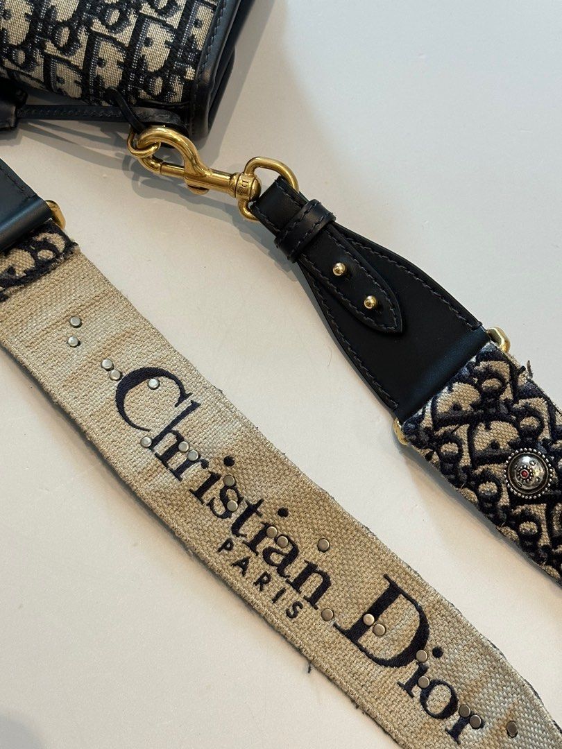 Dr addict chain embroidered presbyopia bag
