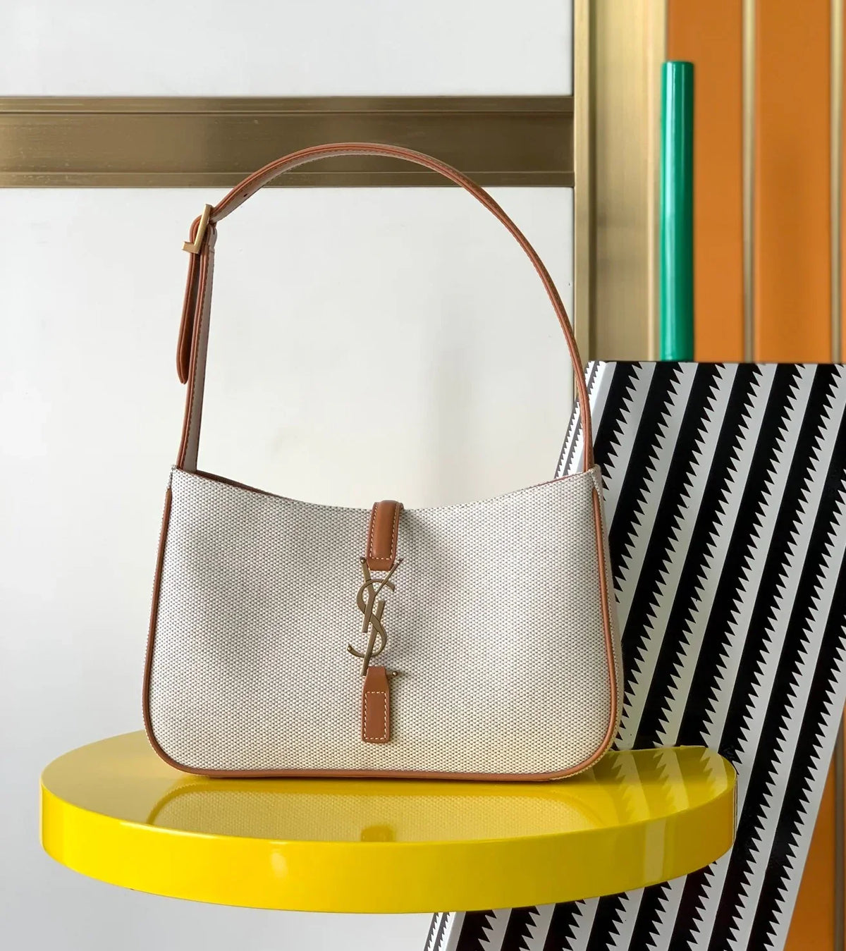YSL LE 5 À 7 in canvas and leather - 23 X 16 X 6.5 CM