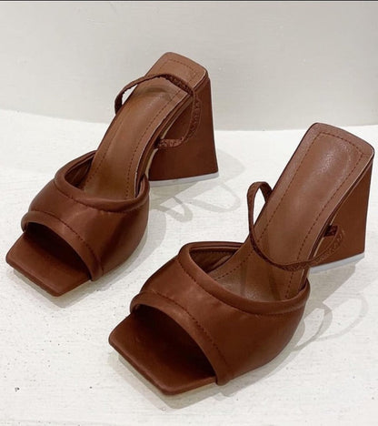 Leslie Heels