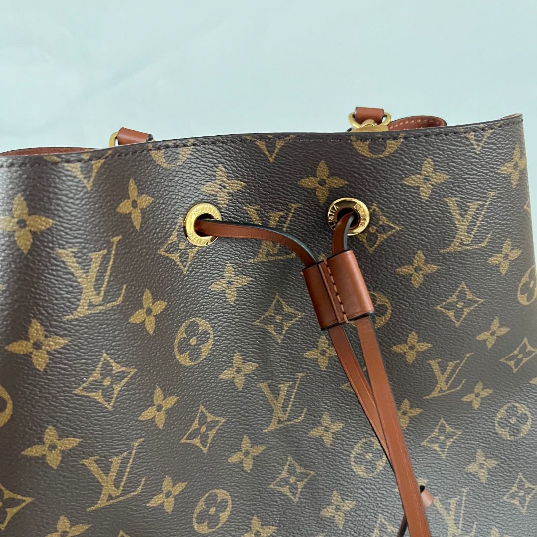 Louis Vuitton's Noé Noé  MM caramel bucket bag