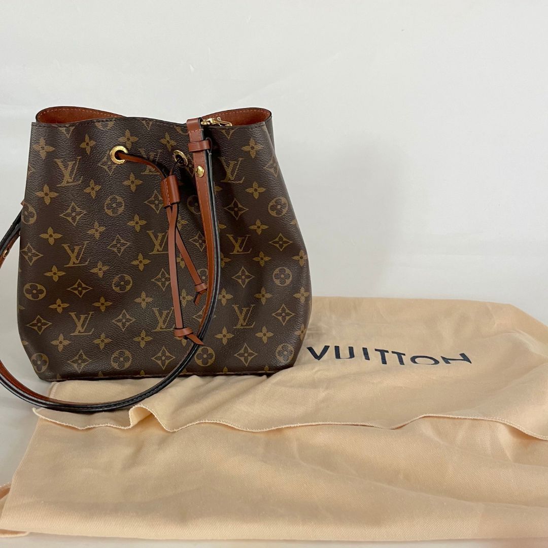 Louis Vuitton's Noé Noé  MM caramel bucket bag