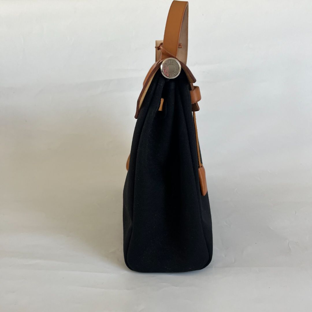 Hermès Natural Vache Hunter and Black Toile Herbag Zip 31 Palladium Hardware