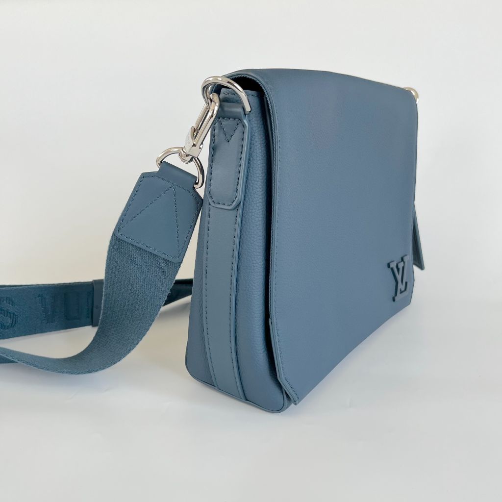 Louis Vuitton Blue Aerogram Messenger bag