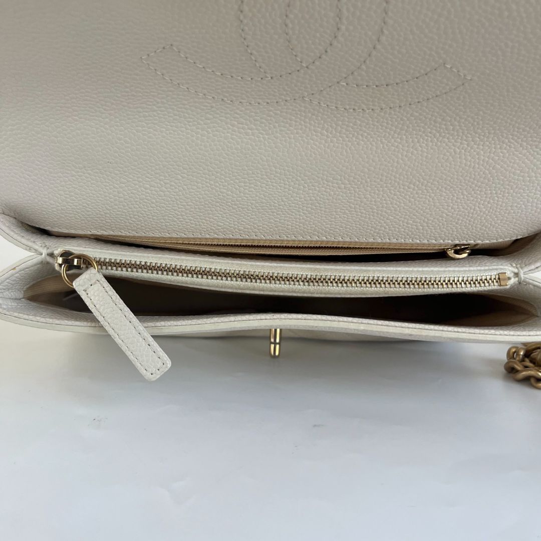 Chanel White Quilted Caviar Leather Medium Chic Affinity Flap Bag