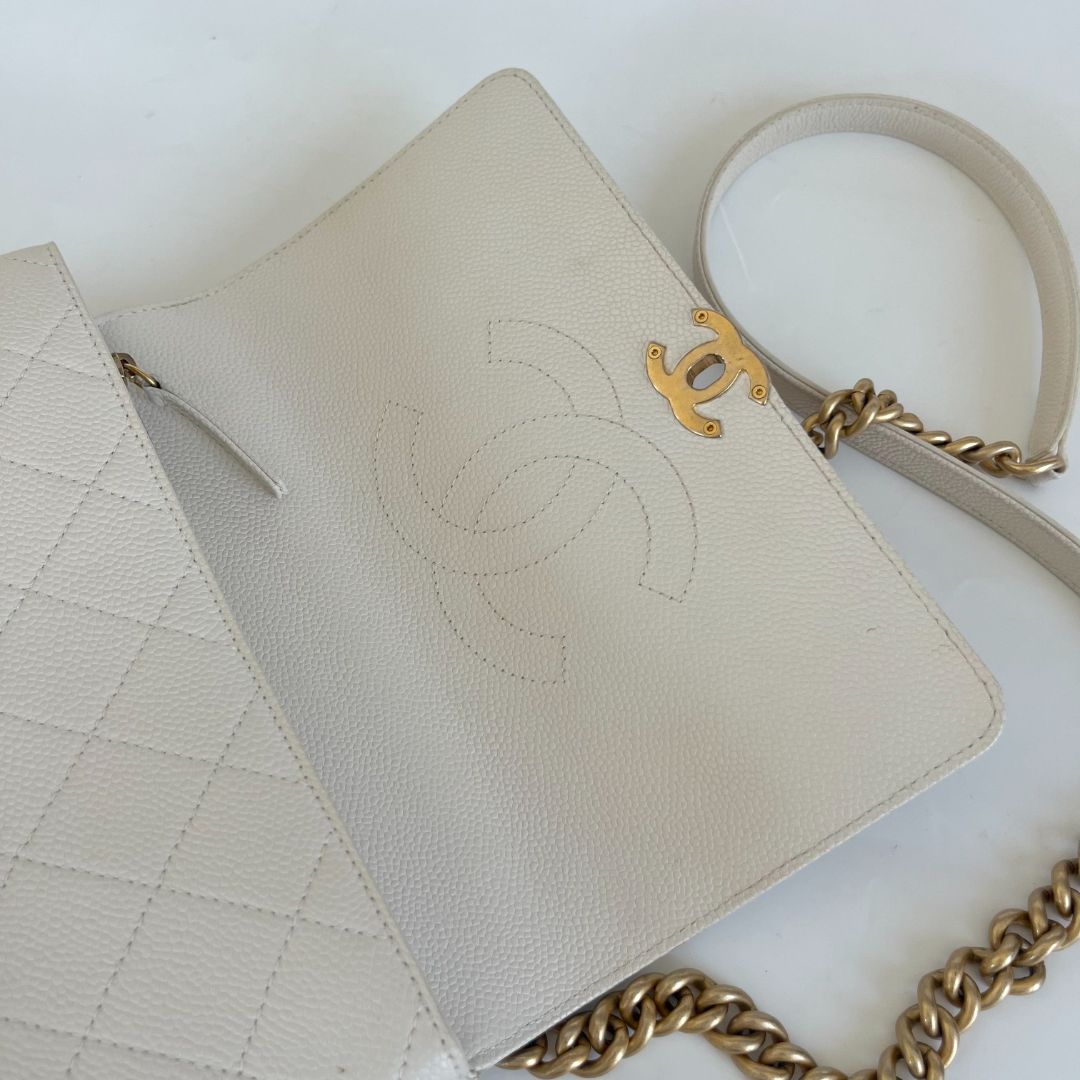 Chanel White Quilted Caviar Leather Medium Chic Affinity Flap Bag