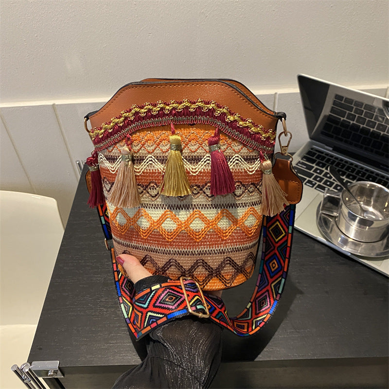 Trendy Woven Bucket Bag for Women with Fringe