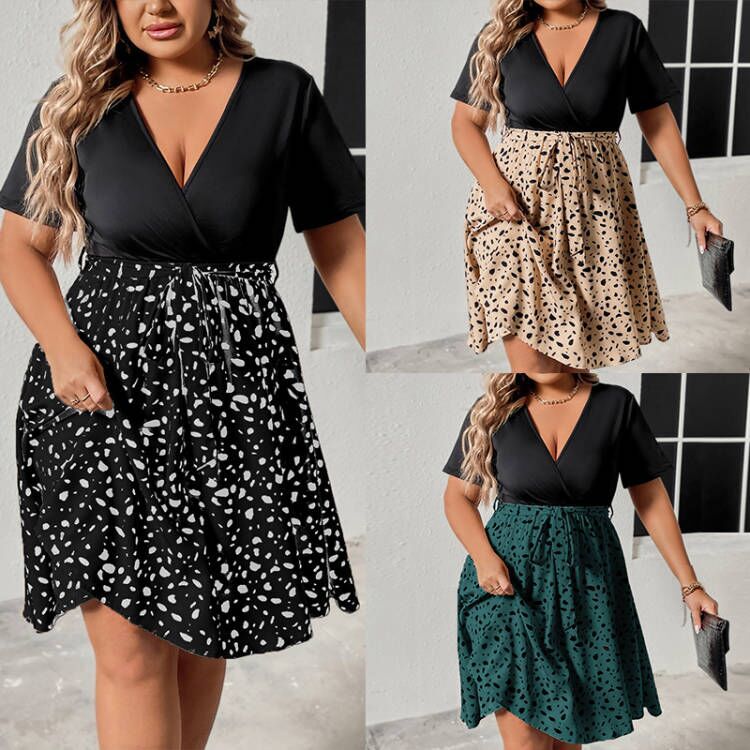 Plus Size V-Neck Short Sleeve Dress With Ruffles