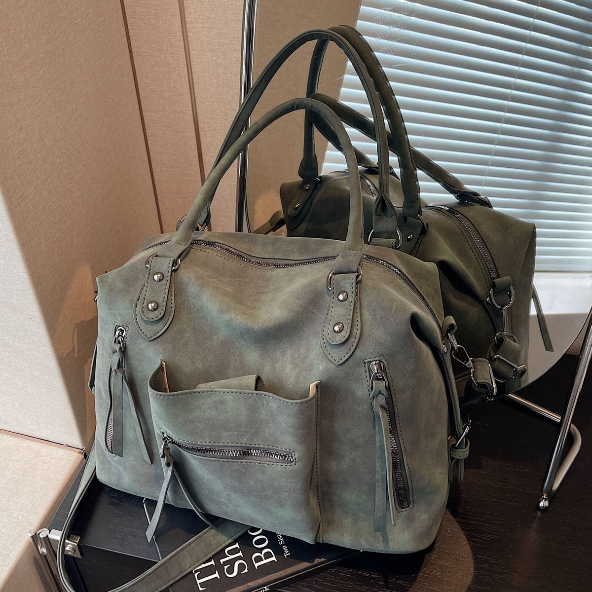 Large Capacity Retro Tote Bag Stylish Crossbody Handbag