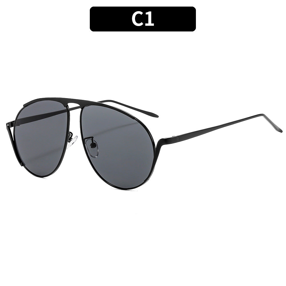 Trendy Oversized Sunglasses UV400 Protection Metal Frame