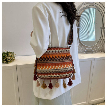 Small Fresh Ethnic Style Crossbody Bag For Women'S New Fashion Versatile Wide Shoulder Strap Single Shoulder Bag Tassel Bucket Bag