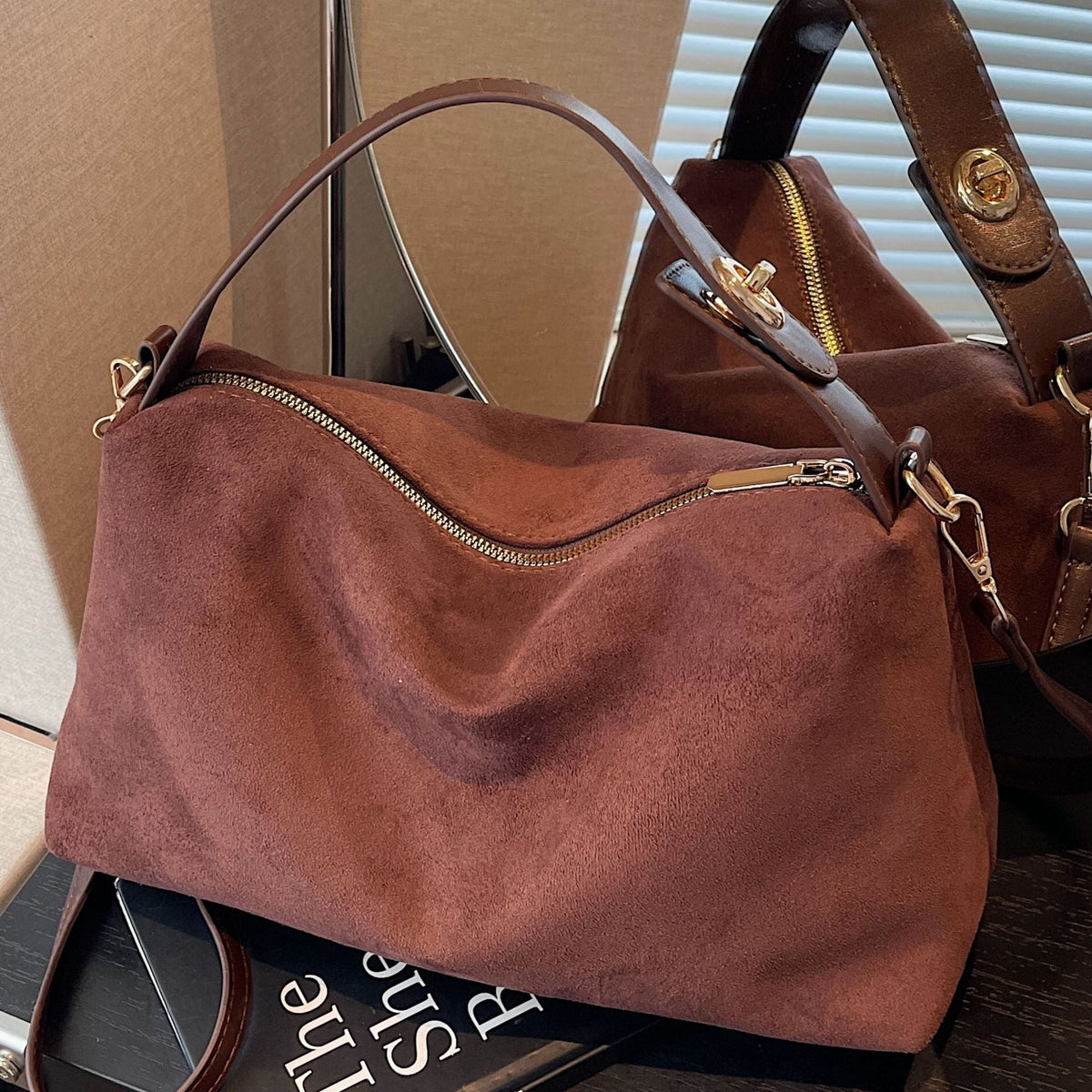 Vintage-Inspired Suede Crossbody Bag Stylish Daily Use