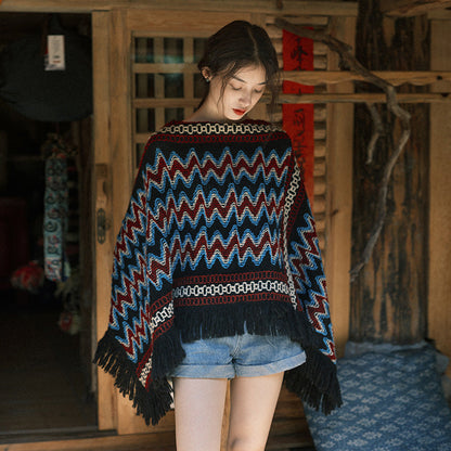 Warmth In Autumn And Winter, The Head Shawl Of The River Loop Wears The National Custom Su Sweater In The Sky, And The Ancient Folk Wind Blows The Opposite Side