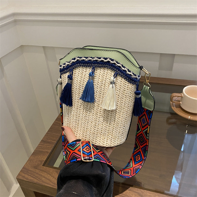 Trendy Woven Bucket Bag for Women with Fringe