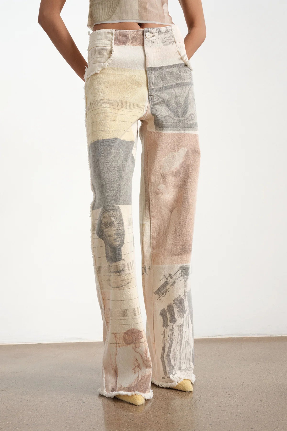 Vintage-Inspired Wide-Leg Printed Jeans
