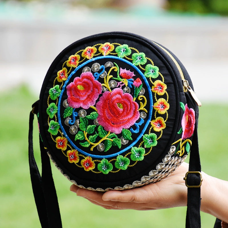New Spring And Summer Women'S Messenger Bag Ethnic Embroidery Fashion Leisure Simple And Versatile One Shoulder Mobile Phone Bag