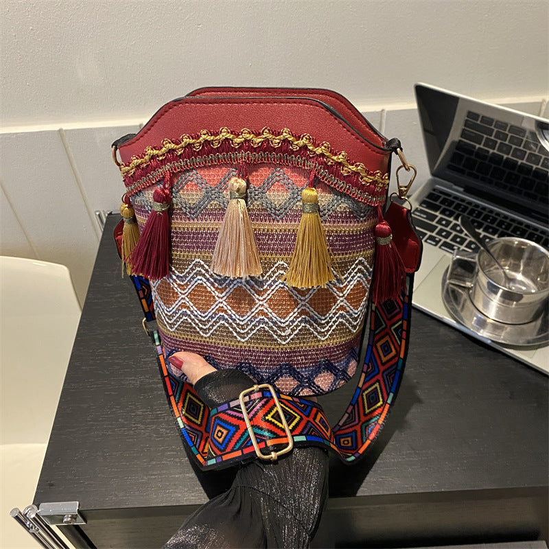 Trendy Woven Bucket Bag for Women with Fringe