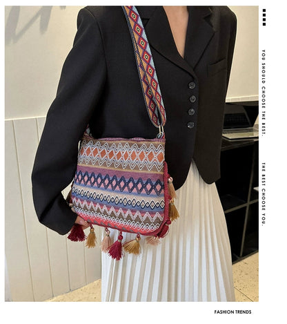 Small Fresh Ethnic Style Crossbody Bag For Women'S New Fashion Versatile Wide Shoulder Strap Single Shoulder Bag Tassel Bucket Bag