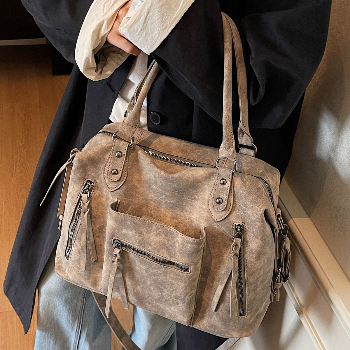 Large Capacity Retro Tote Bag Stylish Crossbody Handbag
