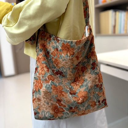 Adjustable Canvas Crossbody Bag with Zipper for Casual Use
