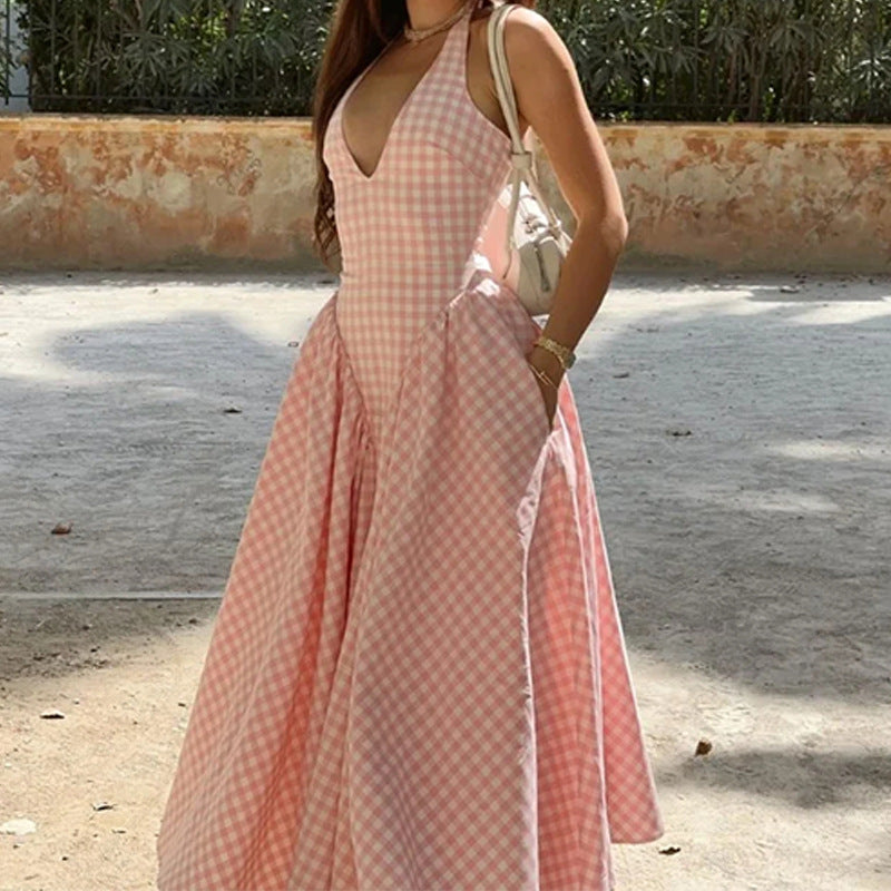 Elegant Midi Pleated Dress With V-Neck And Halter Neck Design
