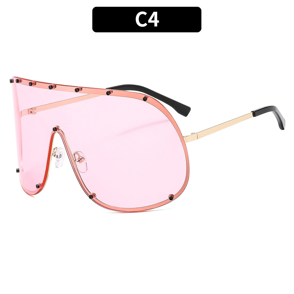 Chic Oval Frame Sunglasses UV400 Protection