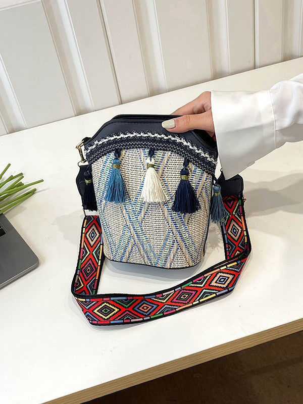 Trendy Woven Bucket Bag with Fringe for Women