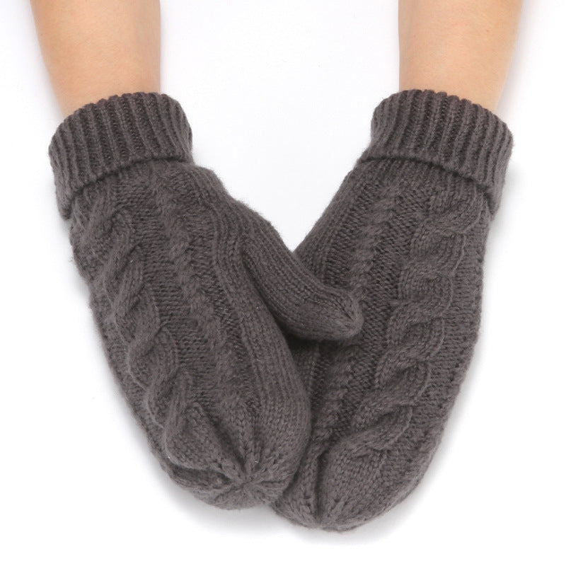 Solid Color Twist Padded Gloves