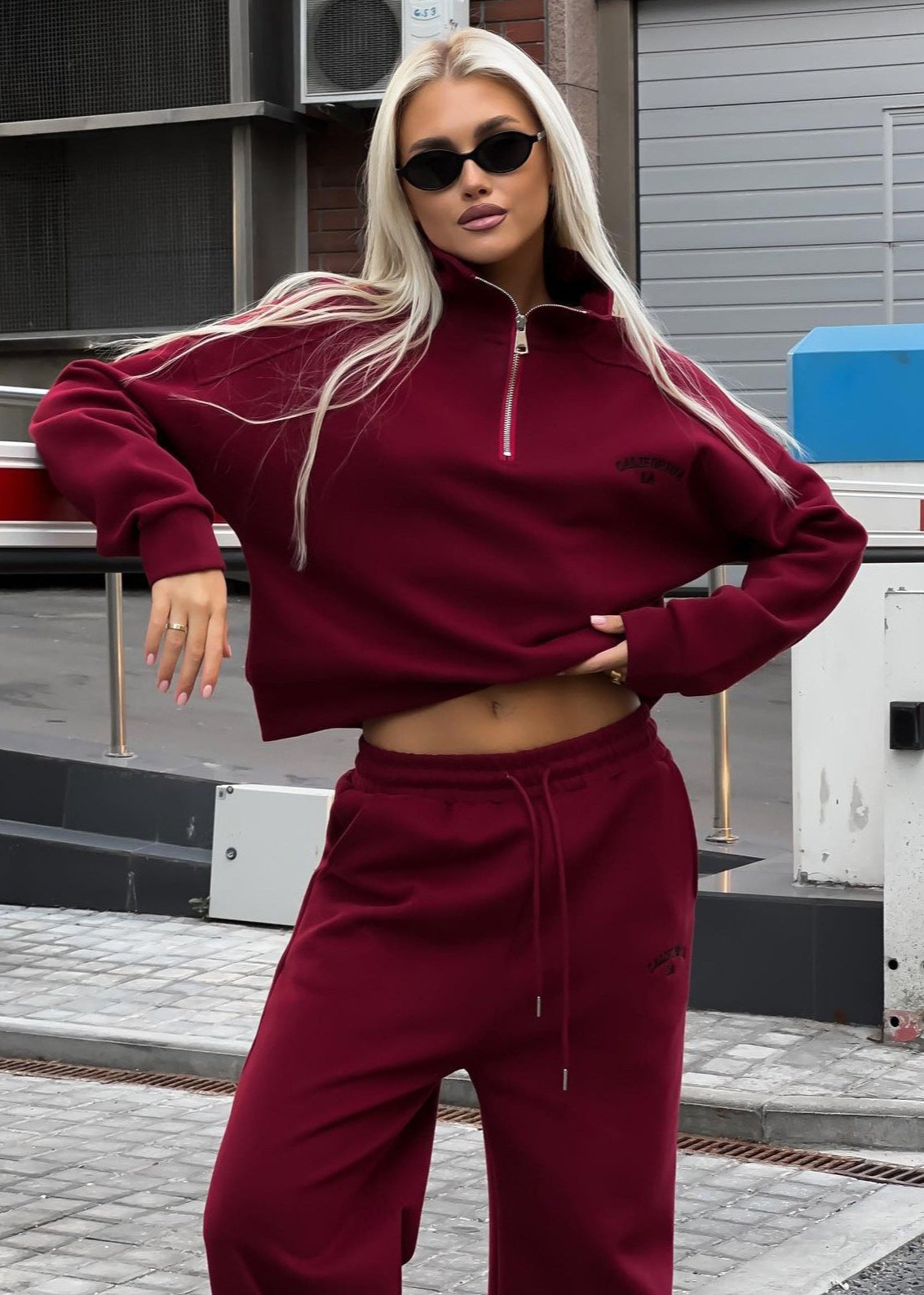 Zip Sweatshirt And Joggers Set In Burgundy
