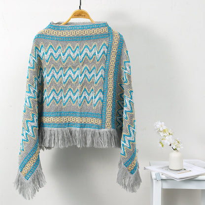 Warmth In Autumn And Winter, The Head Shawl Of The River Loop Wears The National Custom Su Sweater In The Sky, And The Ancient Folk Wind Blows The Opposite Side
