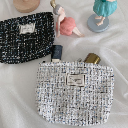 Cosbai - Plaid Pattern Woven Makeup Bag