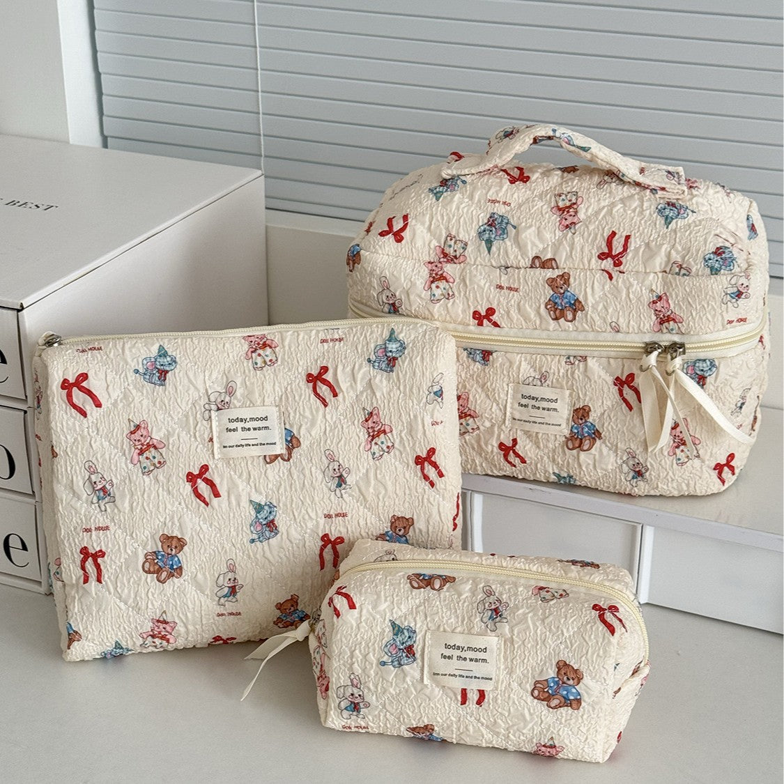 Bow Flower Large Capacity Makeup Bag Vintage Quilted Toiletry Pouch