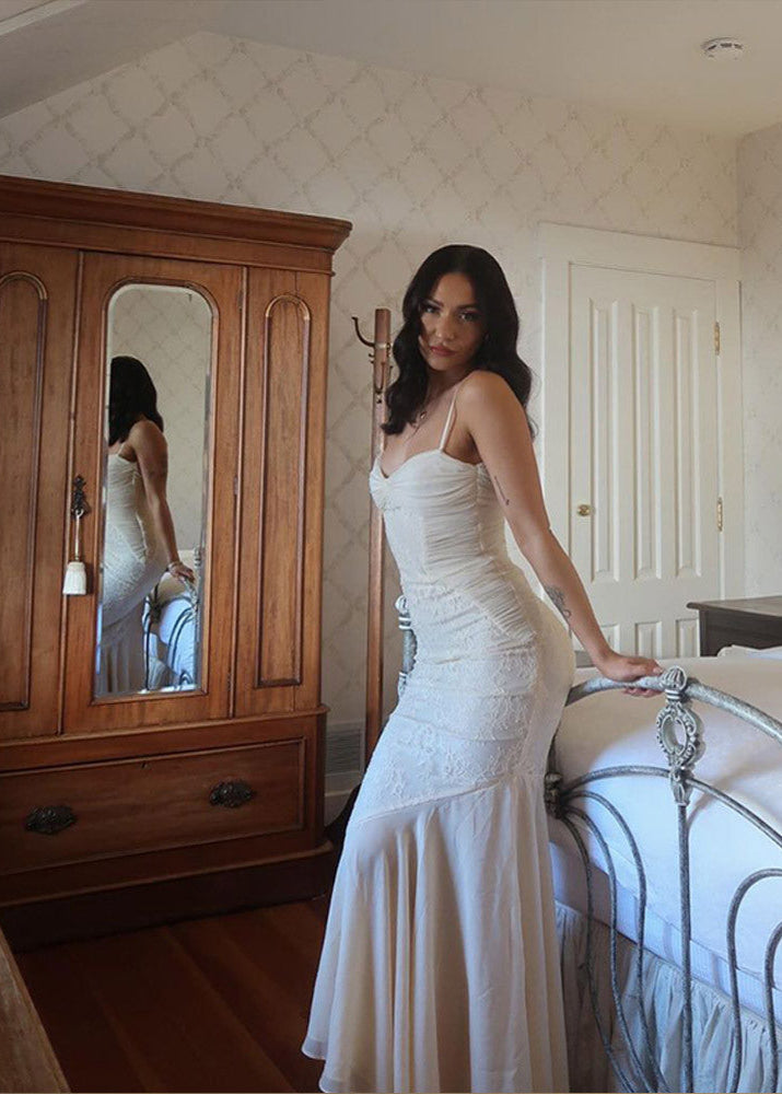 Lace Mermaid Evening Gown With Apricot Hue