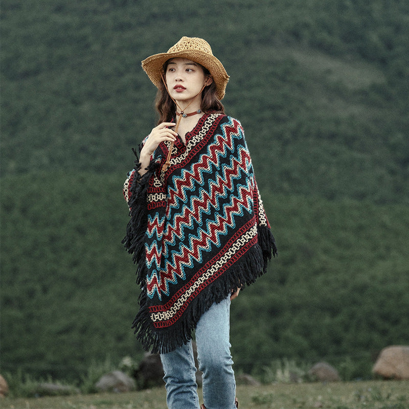 Warmth In Autumn And Winter, The Head Shawl Of The River Loop Wears The National Custom Su Sweater In The Sky, And The Ancient Folk Wind Blows The Opposite Side
