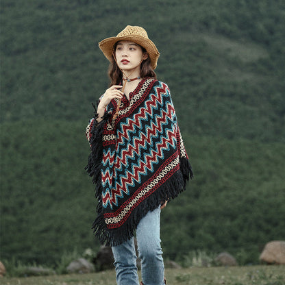 Warmth In Autumn And Winter, The Head Shawl Of The River Loop Wears The National Custom Su Sweater In The Sky, And The Ancient Folk Wind Blows The Opposite Side