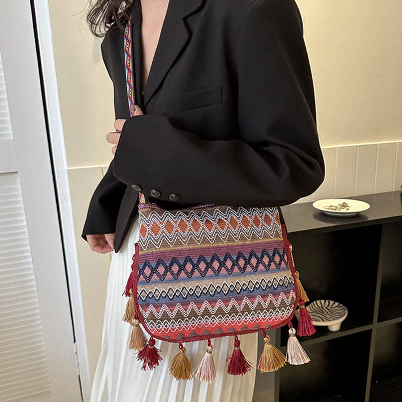 Small Fresh Ethnic Style Crossbody Bag For Women'S New Fashion Versatile Wide Shoulder Strap Single Shoulder Bag Tassel Bucket Bag