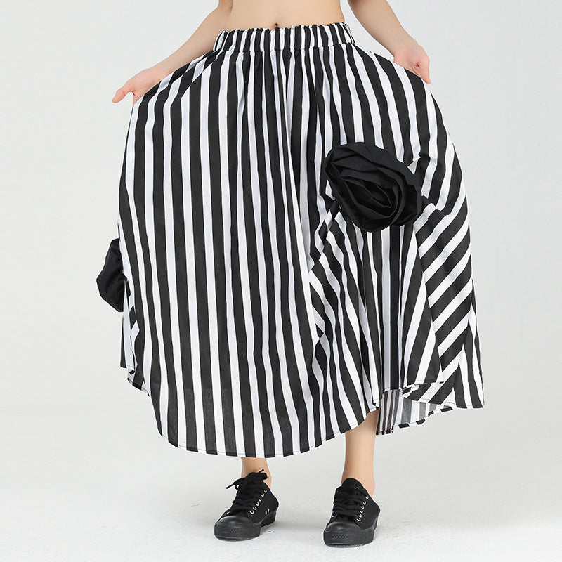 The Three-Dimensional Flower Bud Skirt Shows A Thin Floral Decorative Skirt, And The Design Is Irregular Skirt