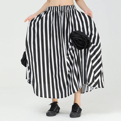 The Three-Dimensional Flower Bud Skirt Shows A Thin Floral Decorative Skirt, And The Design Is Irregular Skirt