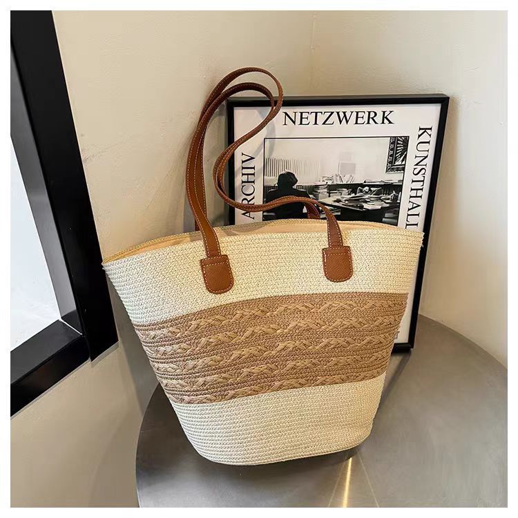 Women's Summer Straw Tote Bag Large Capacity Woven Shoulder Bag