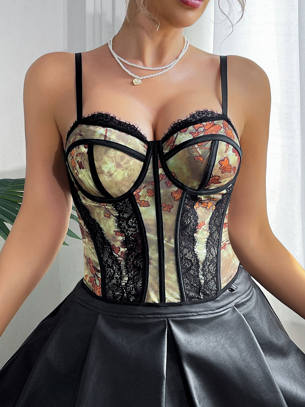 Sleeveless Sexy Lace-Up Crop Top With Underwire