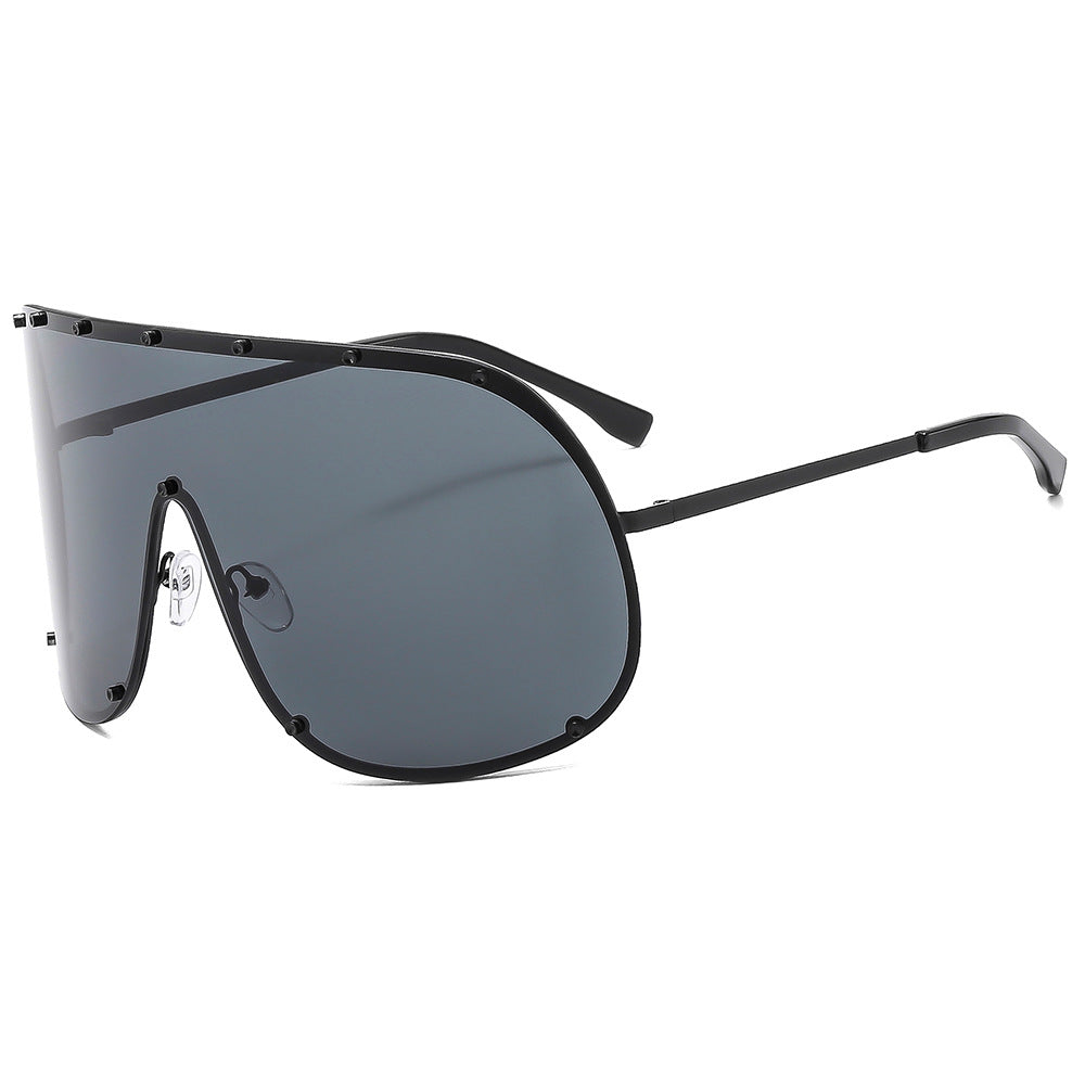 Chic Oval Frame Sunglasses UV400 Protection