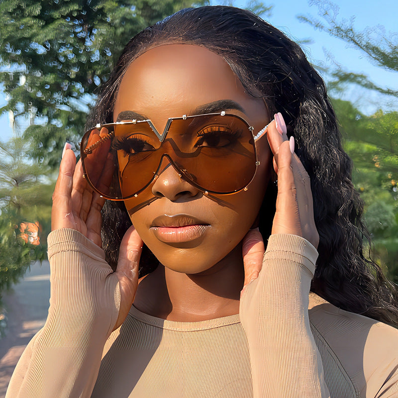 Fashion Metal Frame Oval Sunglasses Stylish Oversized UV400 Protection